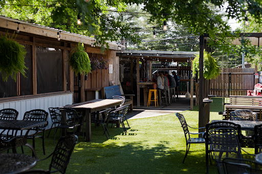 White House Pizza and Pub